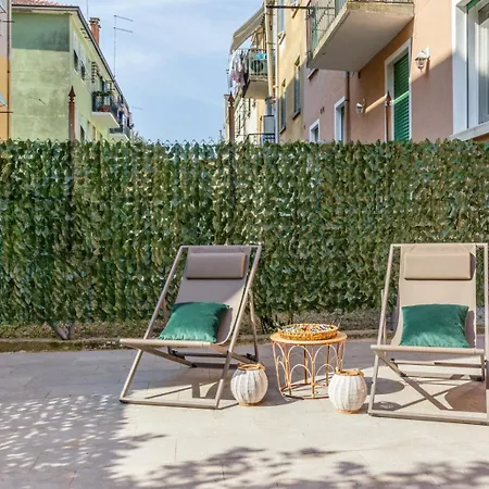 Apartment Lume, Family